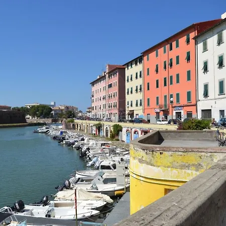 Centro Citta Free Private Car Parking * Livorno